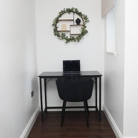 Watford Luxury 1 Bed Flat - Free Parking Lejlighed Eksteriør billede