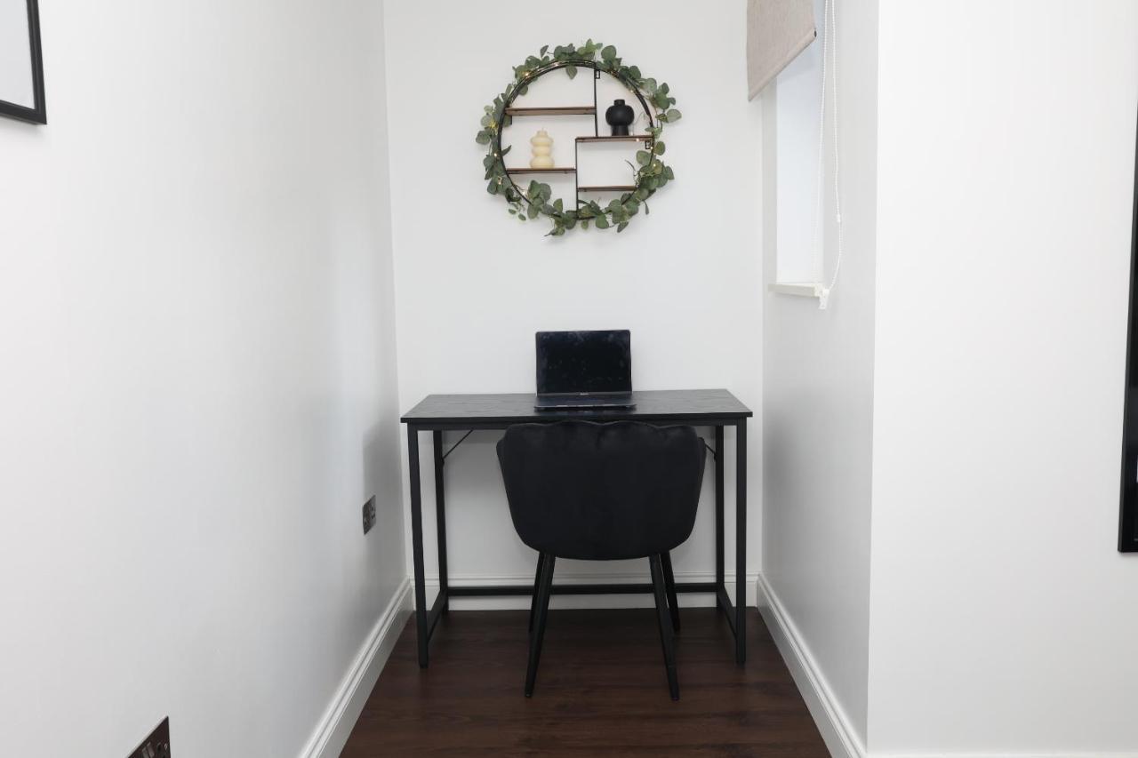 Watford Luxury 1 Bed Flat - Free Parking Lejlighed Eksteriør billede