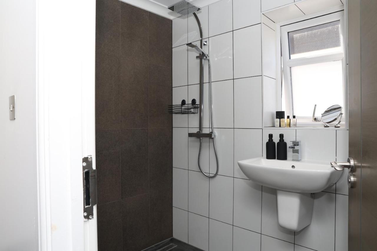 Watford Luxury 1 Bed Flat - Free Parking Lejlighed Eksteriør billede